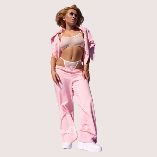 मोहक सरासर सफेद जाल ब्रा और जी-स्ट्रिंग सेट