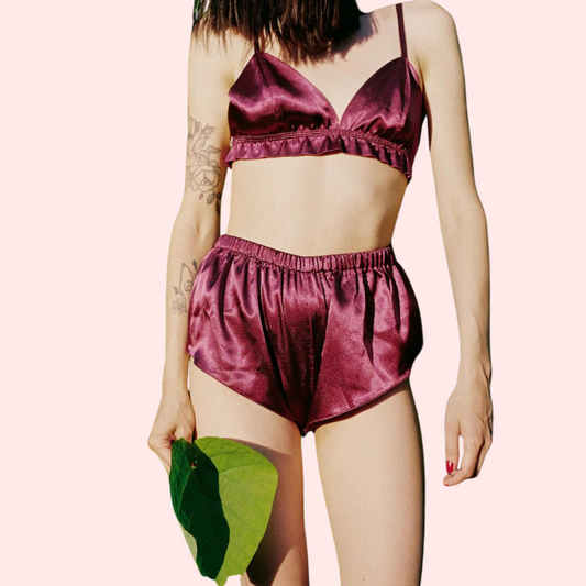 महिलाओं के लिए कालातीत शुद्ध रेशम साटन अधोवस्त्र सेट