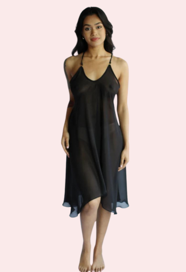 प्लस साइज़ ट्रांसपेरेंट ब्राइडल नाइटगाउन उसके लिए